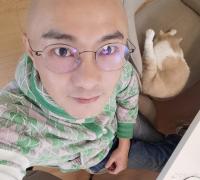 张卫健晒照为自己庆生：多长一岁快乐就该多一分