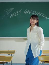拍摄MV和学生礼堂排排站 满足丁当毕业典礼仪式感