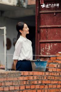 张艺凡《云边有个小卖部》温暖上映 角色适配度高表现好评不断