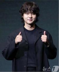 韩星梁世宗胖成发面馒头 撞脸李章宇
