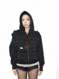 李泳知高EQ回应恶评 公开与权恩妃合影：身高差太可爱！