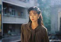 周也《你好1983》复古造型神还原毛利兰引热议