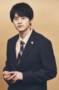 铃鹿央士首次单独主演黄金档 《法律之心》中挑战结巴RAP律师
