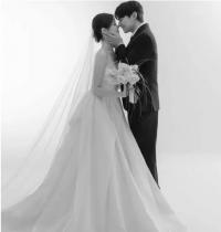 gugudan出身Soyee宣布结婚 8月嫁律师未婚夫晒幸福婚纱照